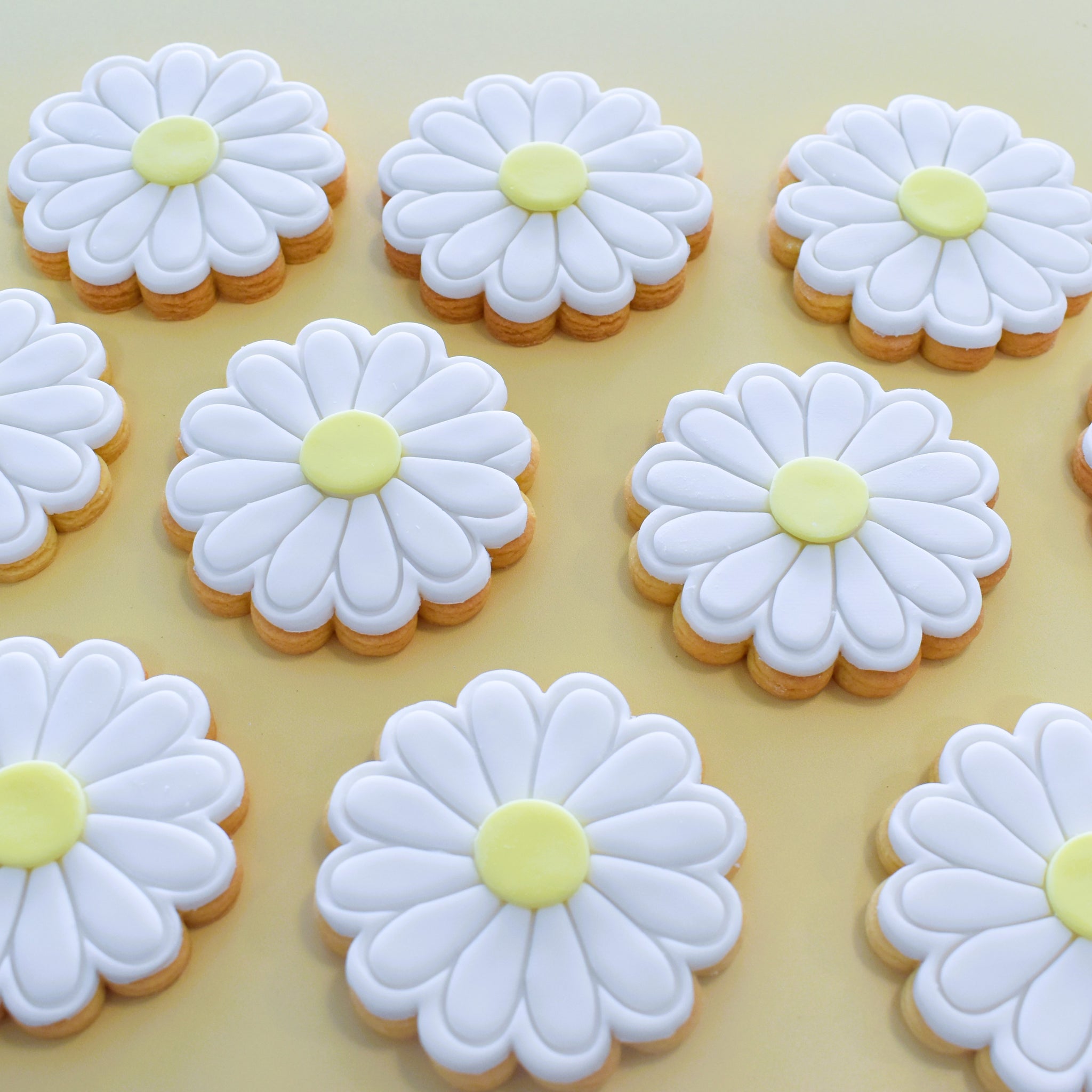 Traditional Daisy Cookies