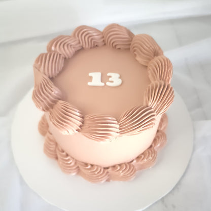 Celebration Cake - Basic Piping