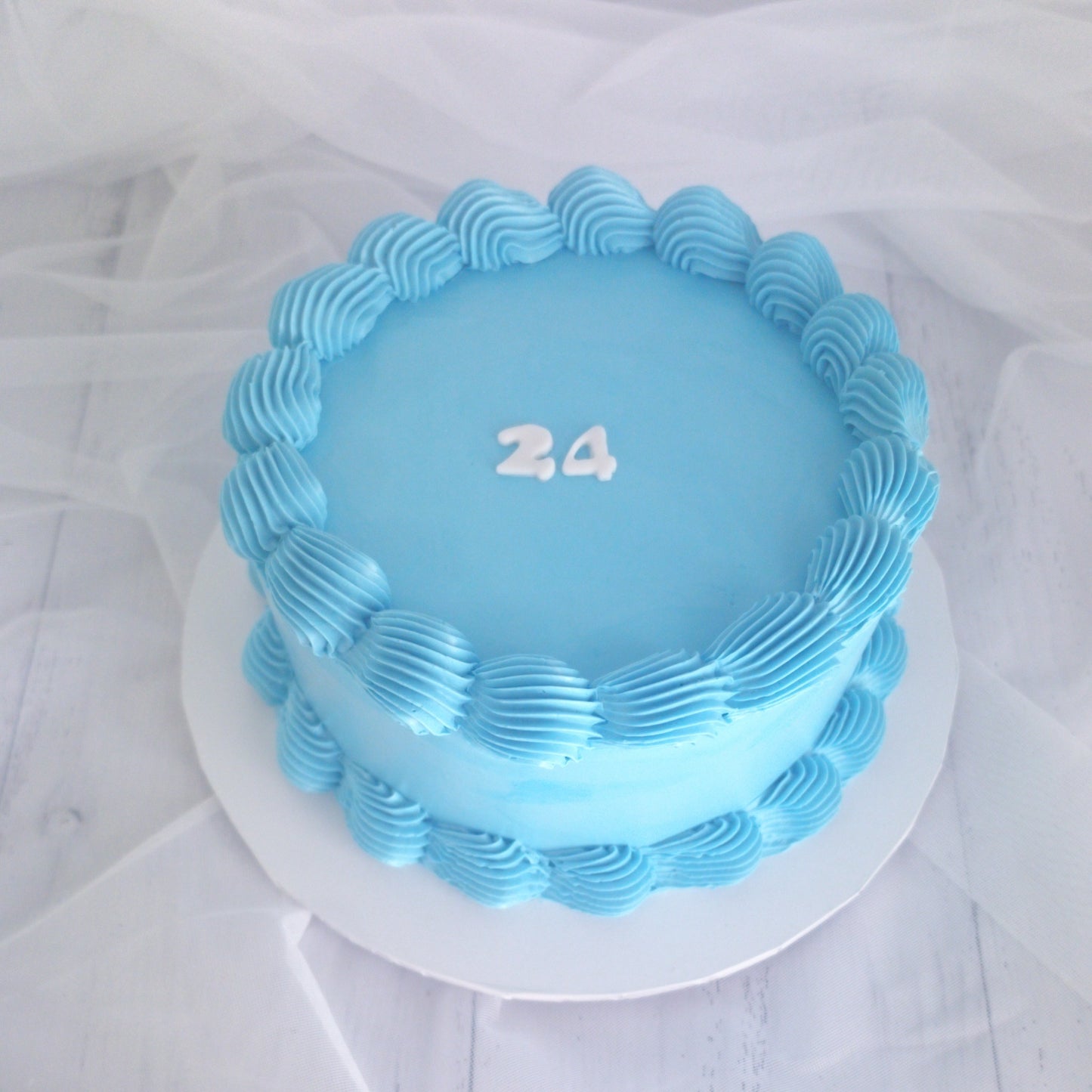 Celebration Cake - Basic Piping
